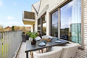 Apartment With Natural Swimming Pool