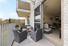 Apartment With Natural Swimming Pool