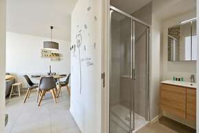 Apartment With Natural Swimming Pool