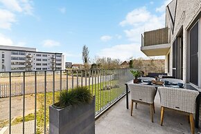 Apartment With Natural Swimming Pool