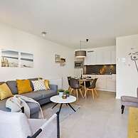 Apartment With Natural Swimming Pool