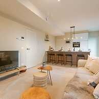 Stunning Apartment With Terrace and Parking