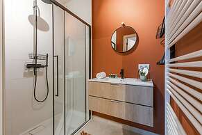 Stunning Apartment With Terrace and Parking