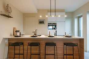 Stunning Apartment With Terrace and Parking