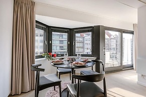 Modern Apartment Near the Beach