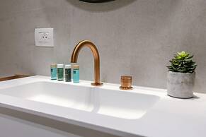 Modern Apartment Near the Beach