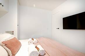 Modern Apartment Near the Beach