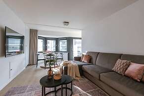 Modern Apartment Near the Beach