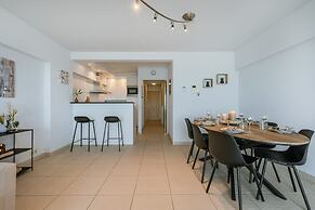 Bright Apartment With Beautiful sea View