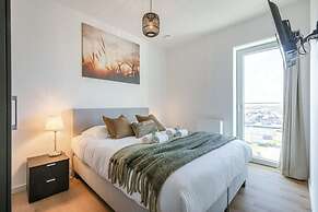 Bright Apartment With Seaview