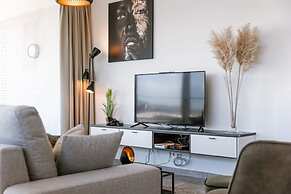 Bright Apartment With Seaview