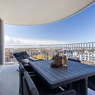 Bright Apartment With Seaview