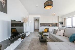 Bright Apartment With Seaview
