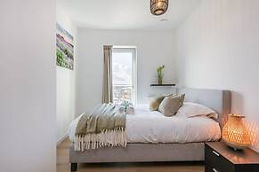 Bright Apartment With Seaview