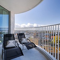 Bright Apartment With Seaview