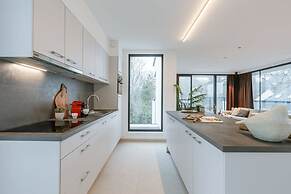Apartment With two Large Terraces