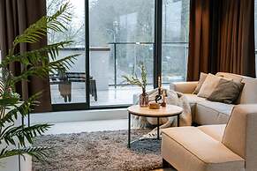 Apartment With two Large Terraces