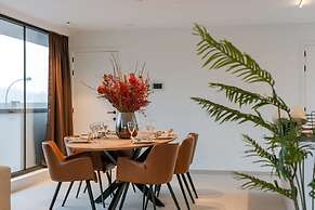 Apartment With two Large Terraces