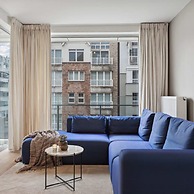 Centrally Located 2 Bedroom Apartment With Parking