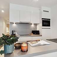 Centrally Located 2 Bedroom Apartment With Parking