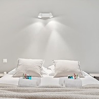 Centrally Located 2 Bedroom Apartment With Parking