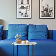 Centrally Located 2 Bedroom Apartment With Parking