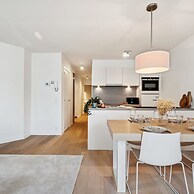 Centrally Located 2 Bedroom Apartment With Parking