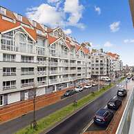 Centrally Located 2 Bedroom Apartment With Parking