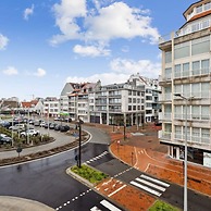 Centrally Located 2 Bedroom Apartment With Parking