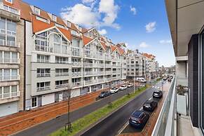 Centrally Located 2 Bedroom Apartment With Parking