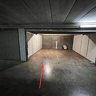 Centrally Located 2 Bedroom Apartment With Parking