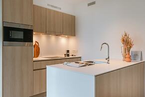 Stylish 2 Bedroom With Terrace and Parking