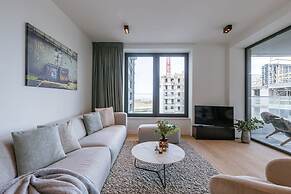 Stylish 2 Bedroom With Terrace and Parking