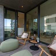 Stylish 2 Bedroom With Terrace and Parking