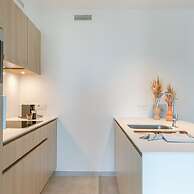 Stylish 2 Bedroom With Terrace and Parking