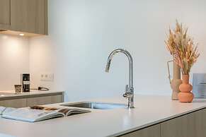 Stylish 2 Bedroom With Terrace and Parking