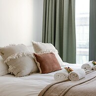 Stylish 2 Bedroom With Terrace and Parking