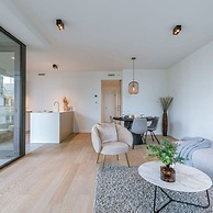 Stylish 2 Bedroom With Terrace and Parking