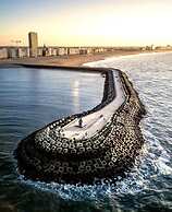 A Luminous Apartment Near the Marina