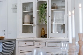 A Luminous Apartment Near the Marina