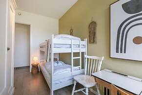 A Luminous Apartment Near the Marina