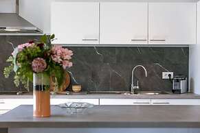 A Luminous Apartment Near the Marina