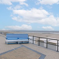 Lovely Apartment Close to the sea