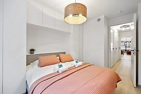 Fully Equipped Apartment With Lateral sea View