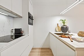 Fully Equipped Apartment With Lateral sea View