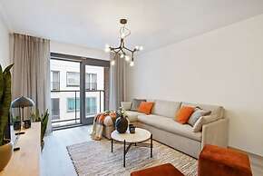 Fully Equipped Apartment With Lateral sea View