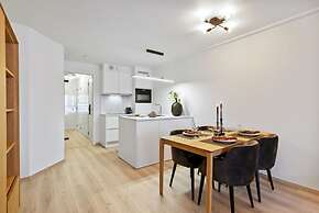 Fully Equipped Apartment With Lateral sea View