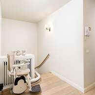 Stunning Penthouse With Free Parking and sea View