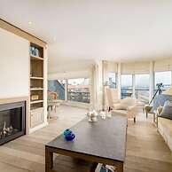 Stunning Penthouse With Free Parking and sea View