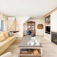 Stunning Penthouse With Free Parking and sea View